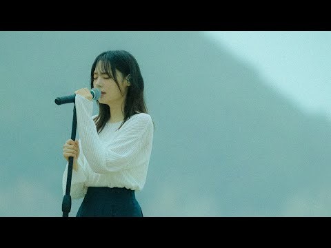 Behind-the-scenes cut of QWER