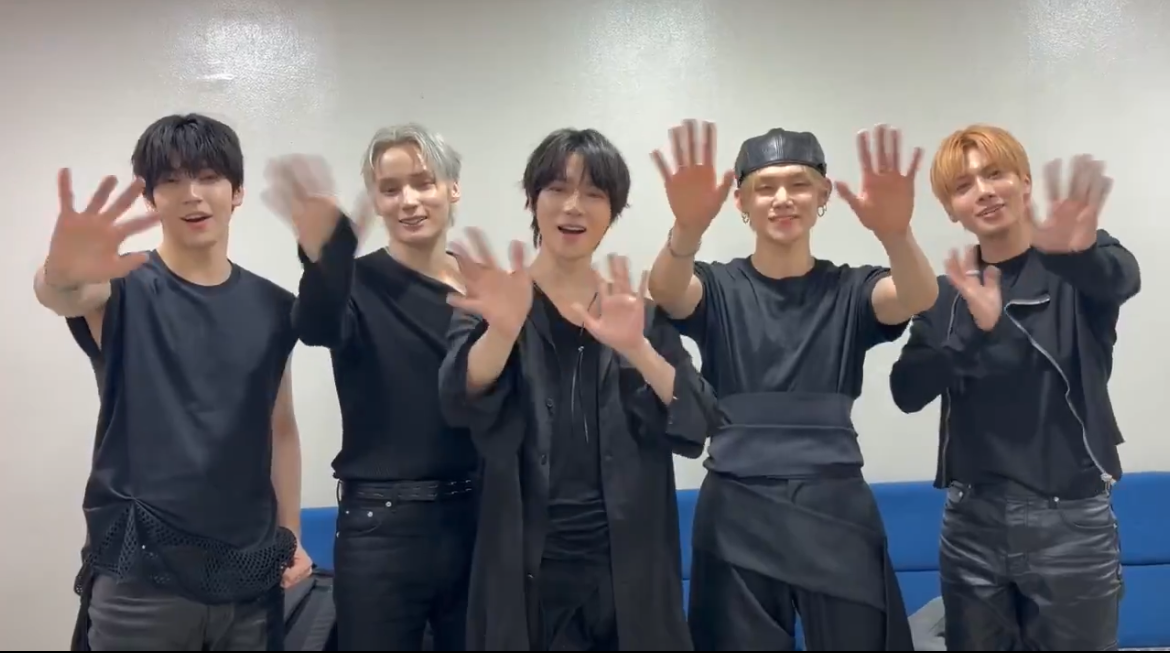 Momen yang diabadikan oleh penggemar TOMORROW X TOGETHER