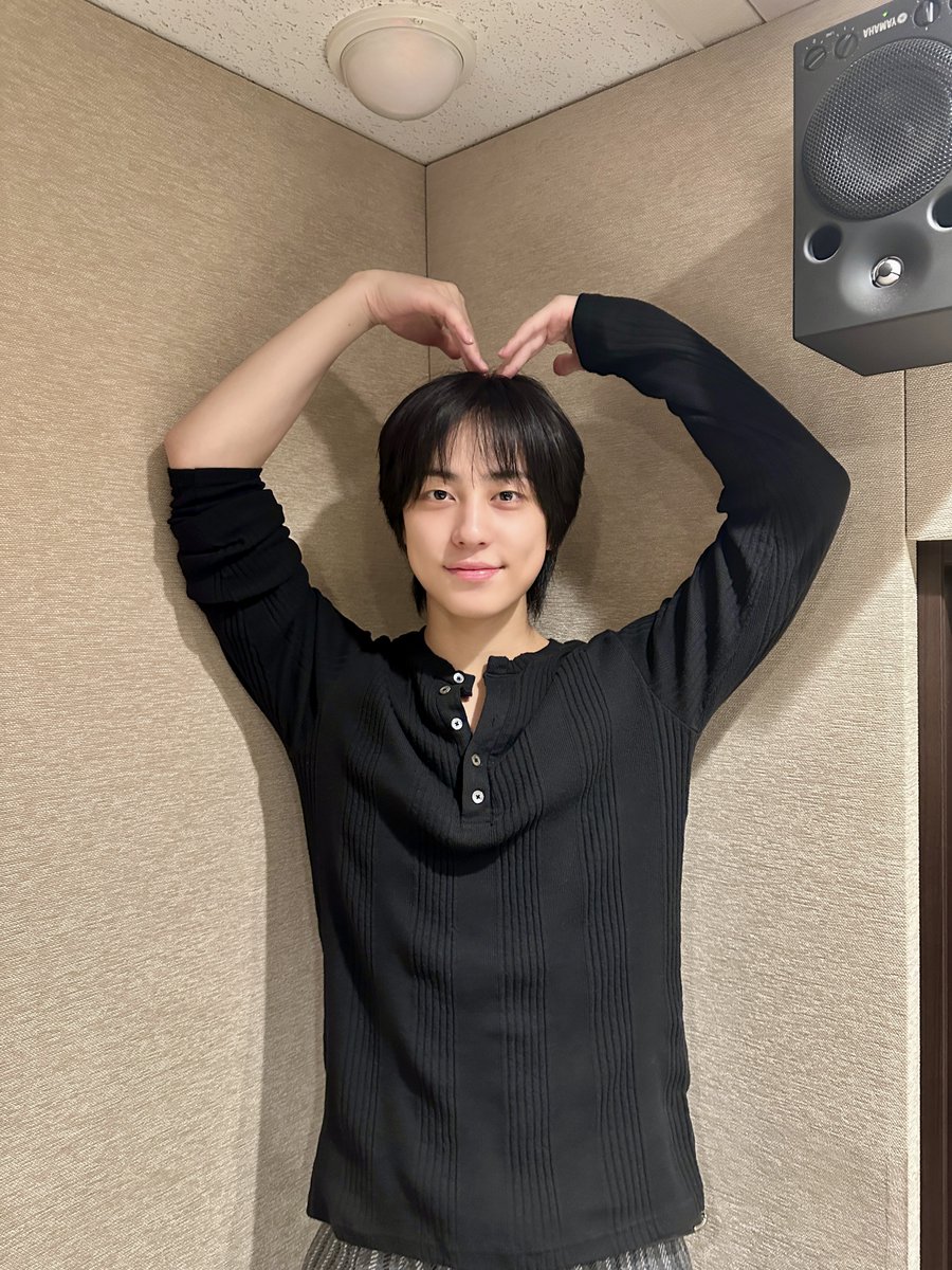 A moment captured by &TEAM's fan