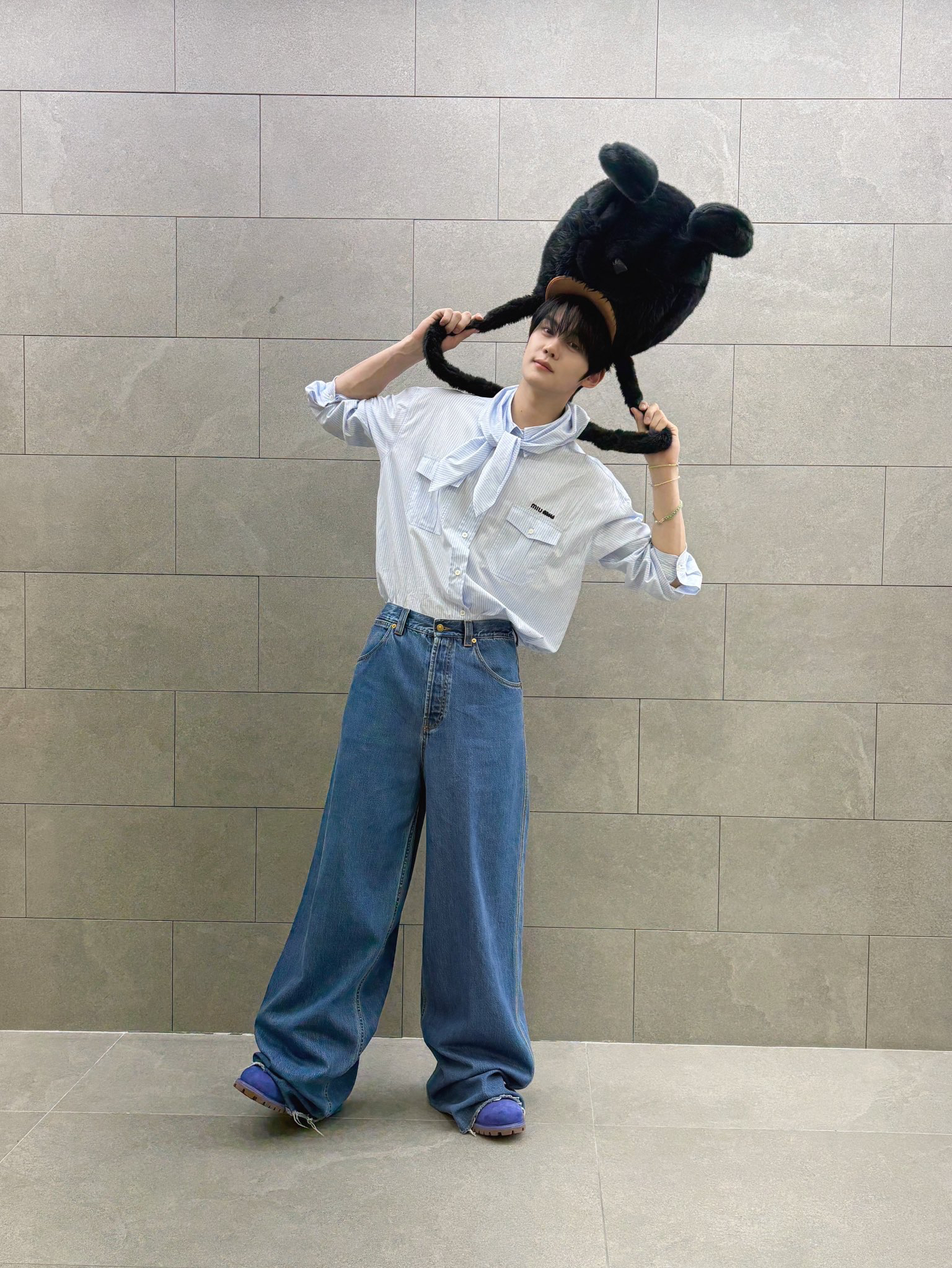 Latest photo of Kim Gyuvin (ZEROBASEONE)