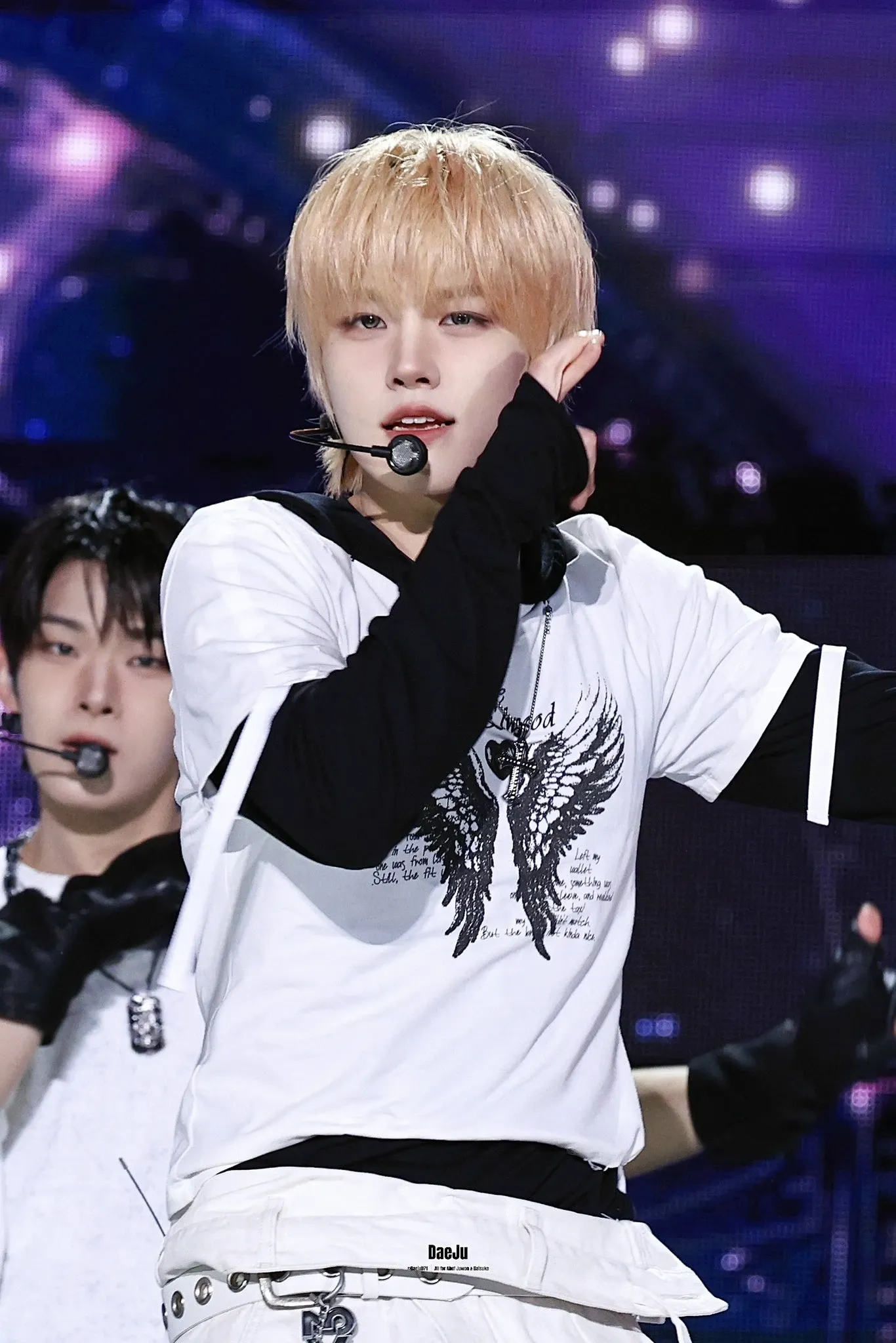 パク・ジュウォン (AHOF)の舞台裏ショット