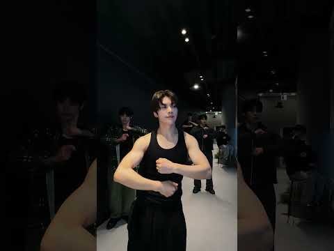 A moment captured by Sung Hanbin (ZEROBASEONE)'s fan