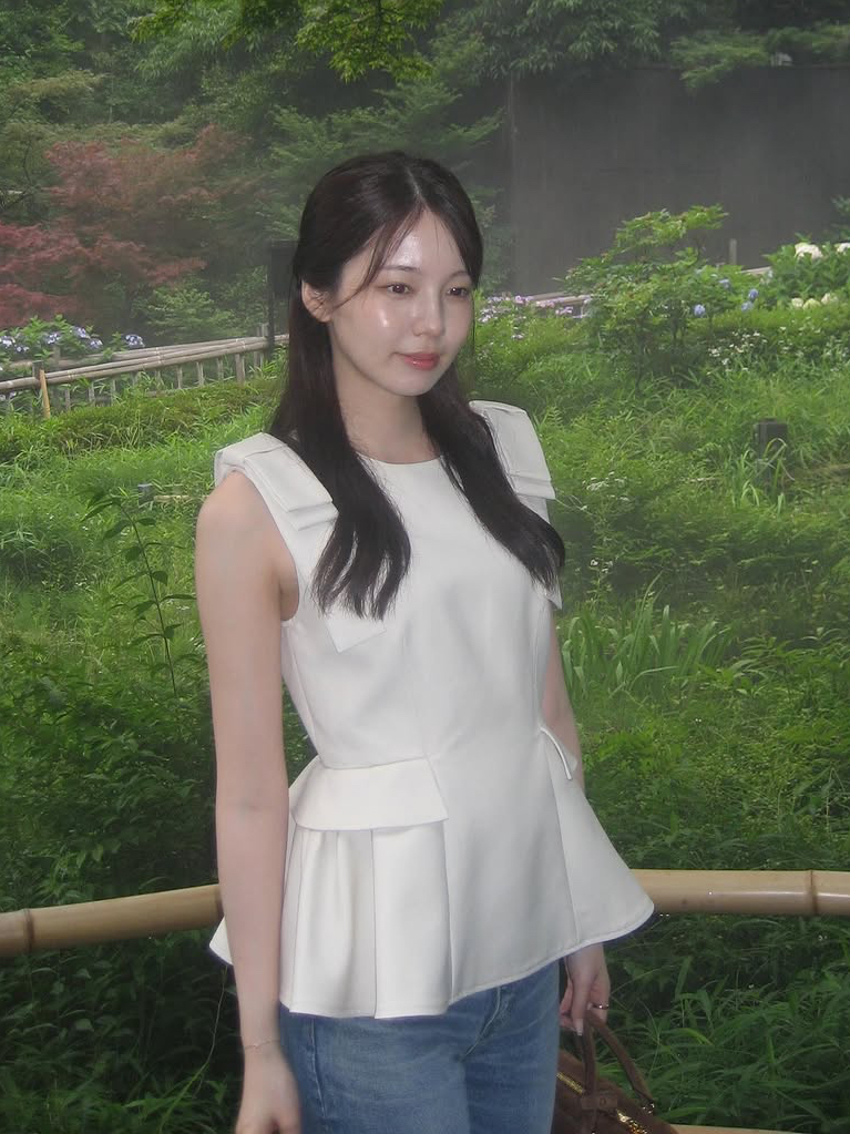 Behind-the-scenes cut of Ayaka (NiziU)