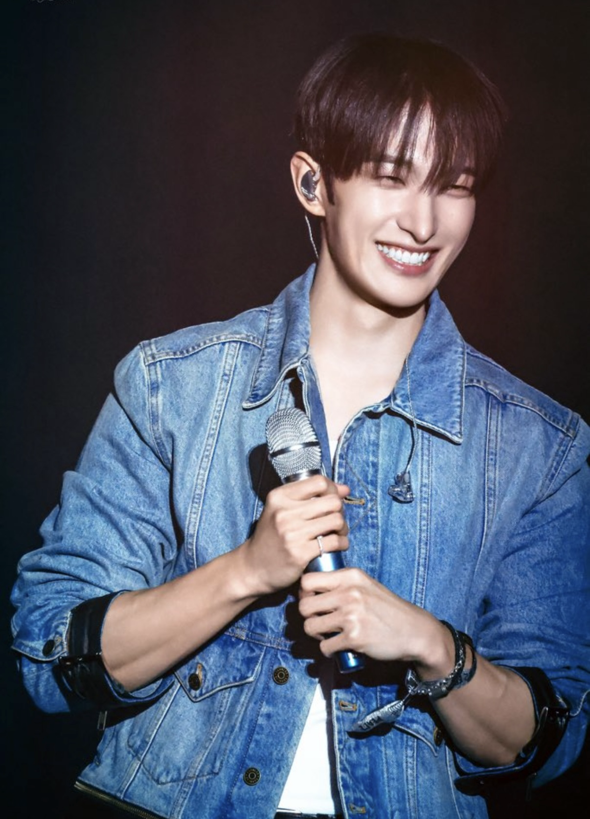 Latest photo of DK (SEVENTEEN)