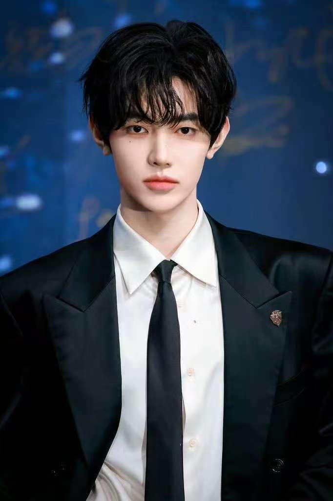 Latest photo of Zhang Hao (ZEROBASEONE)