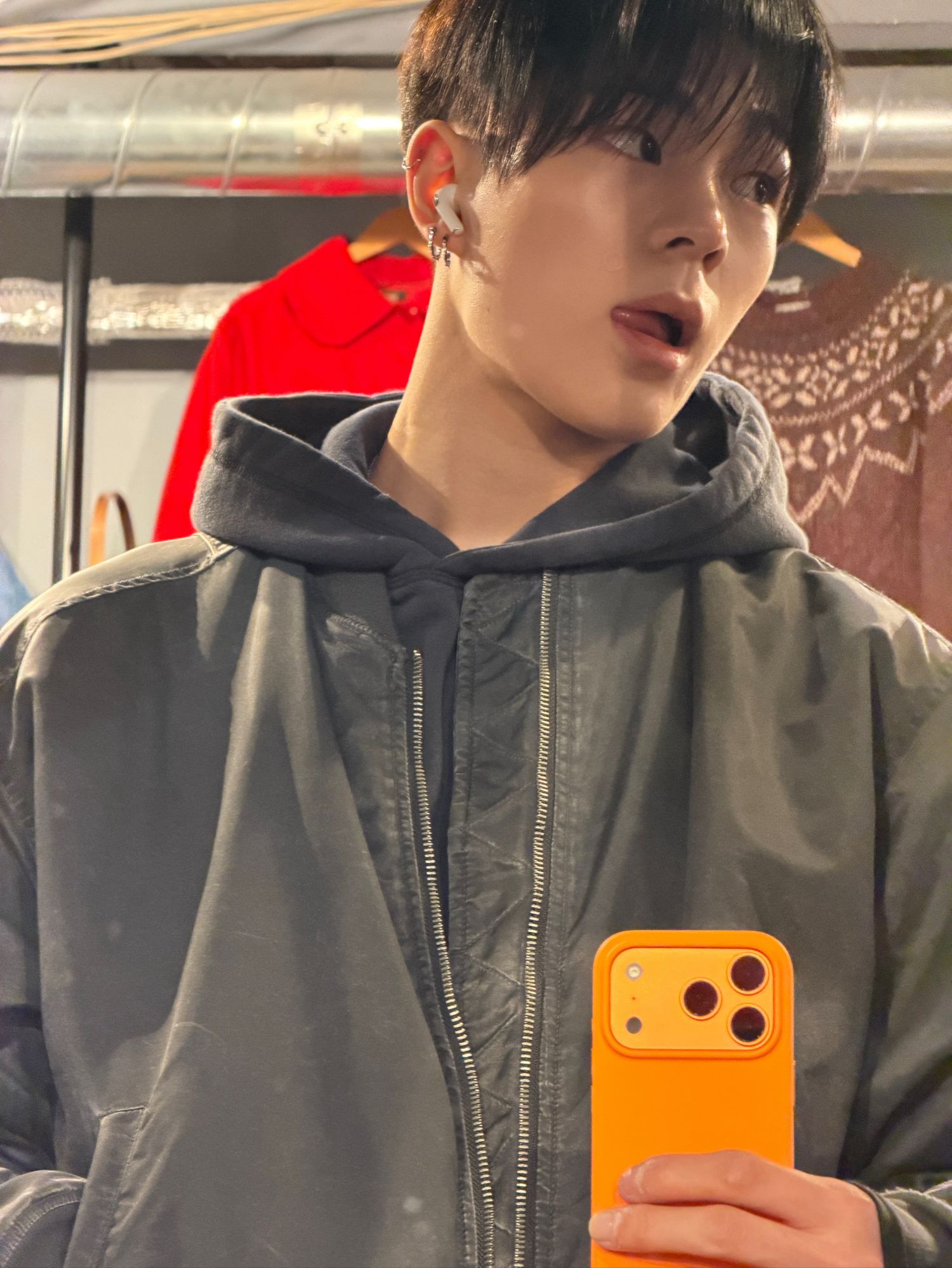 A moment captured by Kim Junmin (WHIB)'s fan