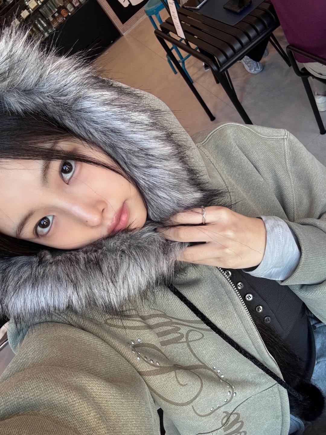 Behind-the-scenes cut of Kang Hyewon