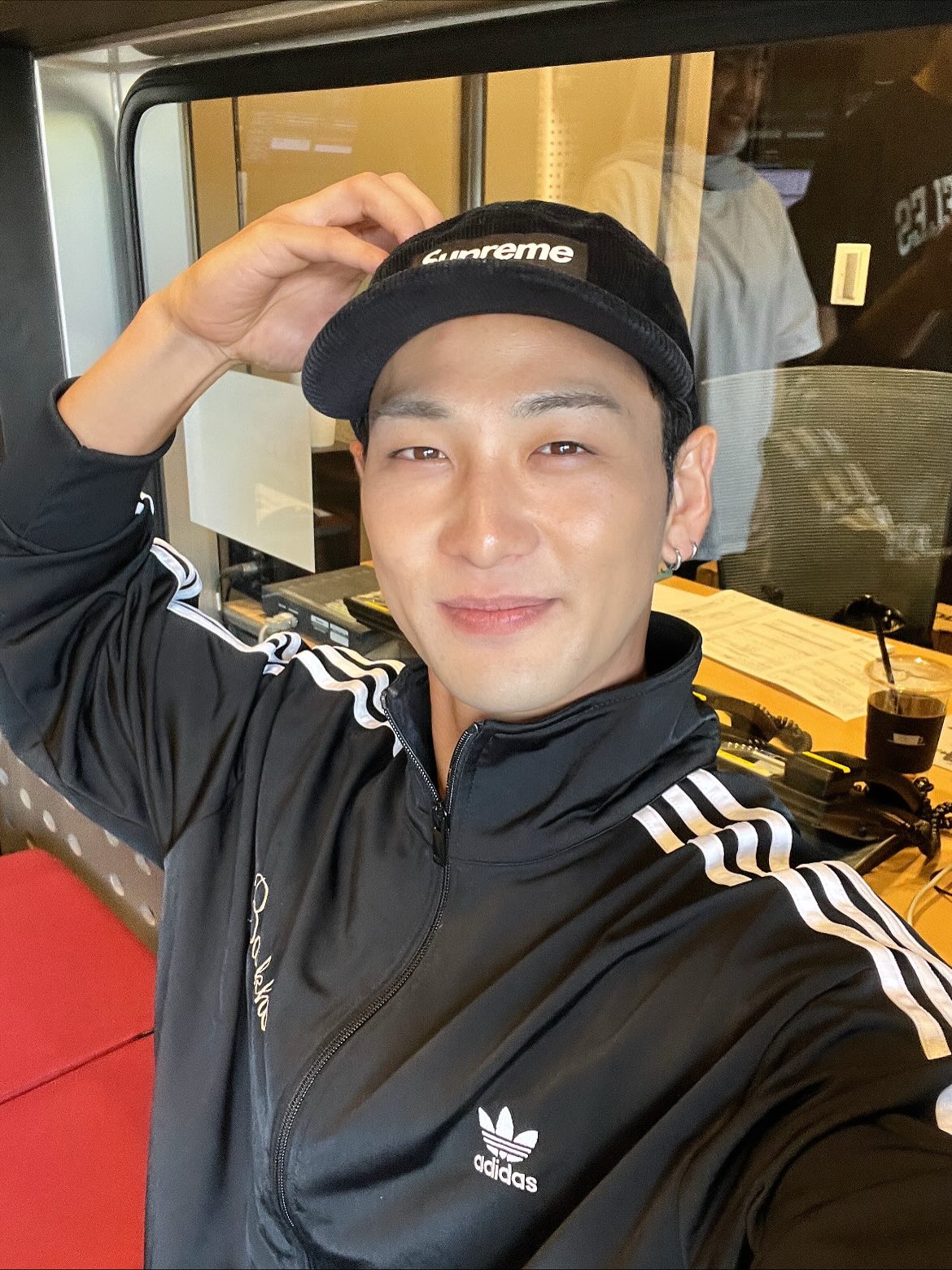 백호의 비하인드 컷