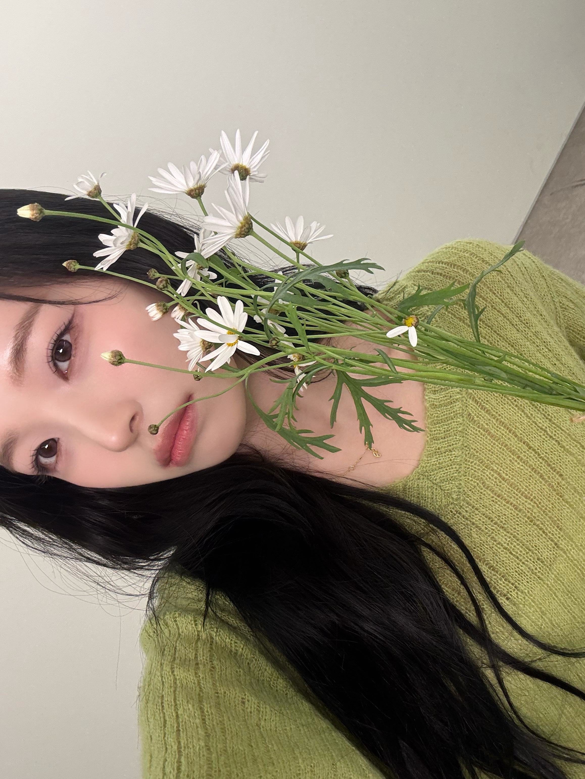 A moment captured by Baek Jiheon (fromis_9)'s fan