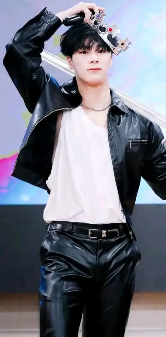 Behind-the-scenes cut of Moonbin (ASTRO)