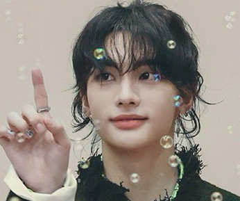 A moment captured by Hyunjin (Stray Kids)'s fan