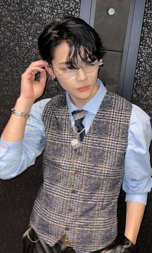 Behind-the-scenes cut of Nicholas (&TEAM)