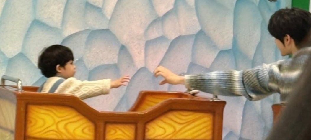 Potret di balik layar Kim Jiwoong (ZEROBASEONE)