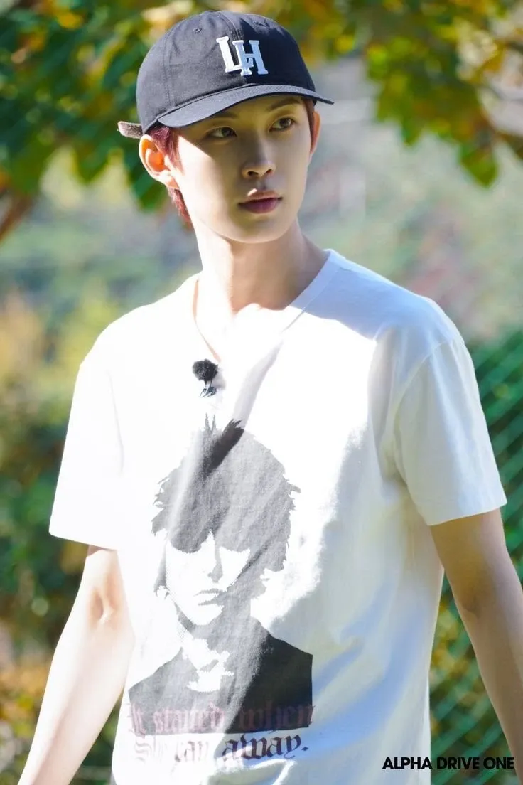 Foto aktivitas terbaru Kim Geonwoo (ALPHA DRIVE ONE)