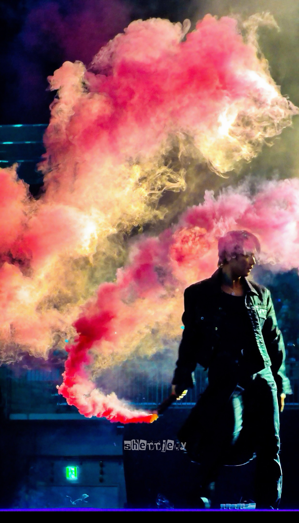 A heartfelt wallpaper shared by Lee Know (Stray Kids)'s fans