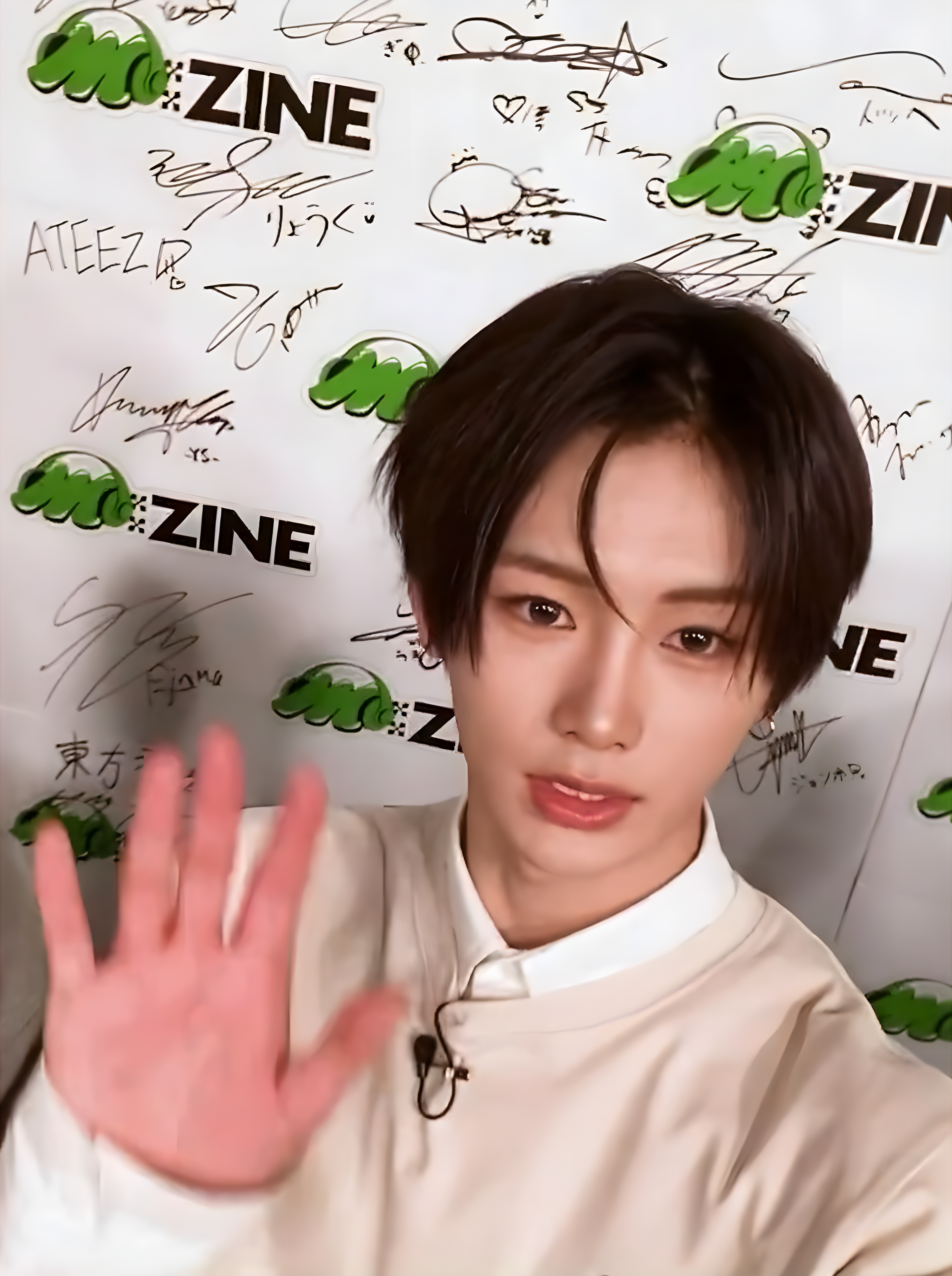 A moment captured by Zhou Anxin (ALPHA DRIVE ONE)'s fan