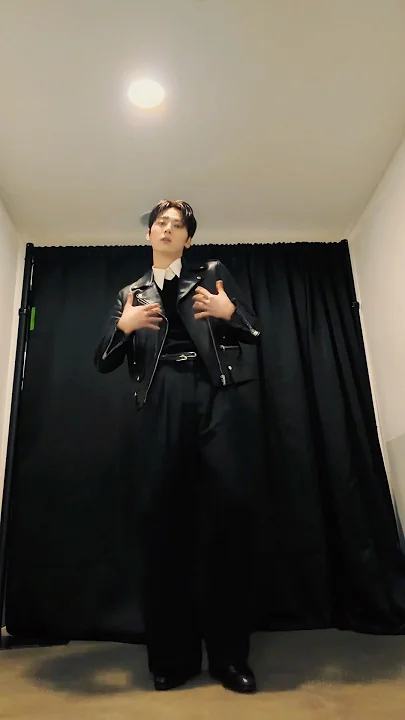 Fandom-recommended wallpaper image of Hwang Minhyun