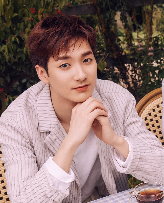 Behind-the-scenes cut of Aron