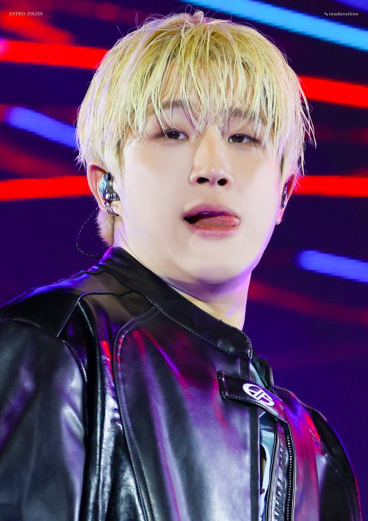 Latest photo of Jinjin (ASTRO)