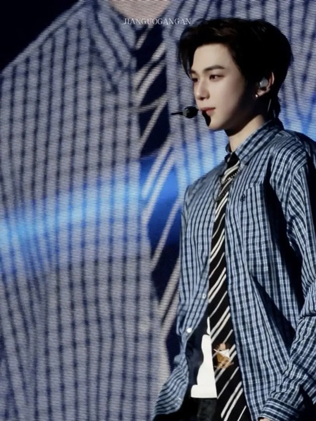 강다니엘의 비하인드 컷