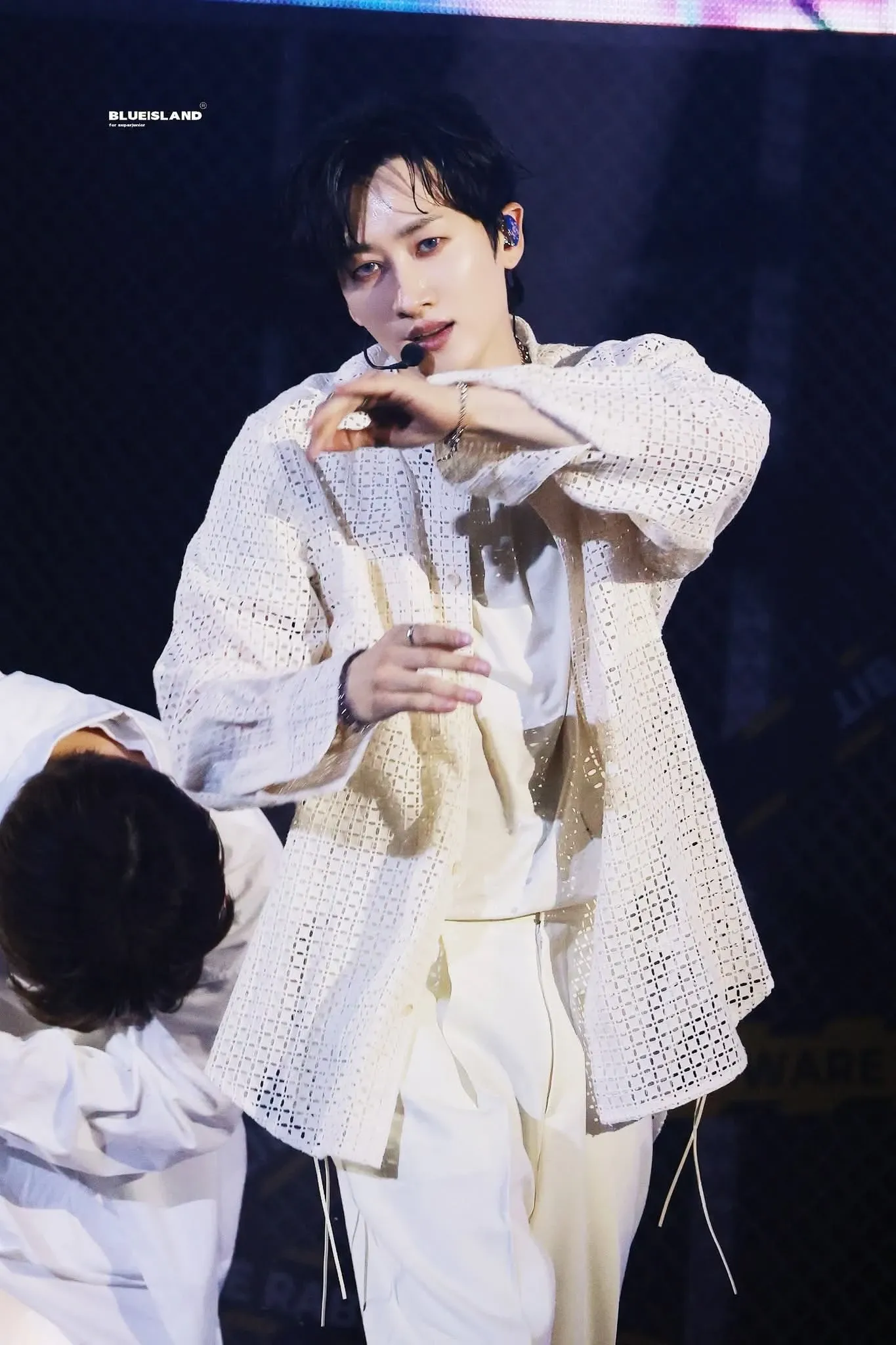 Behind-the-scenes cut of Eunhyuk (Super Junior)