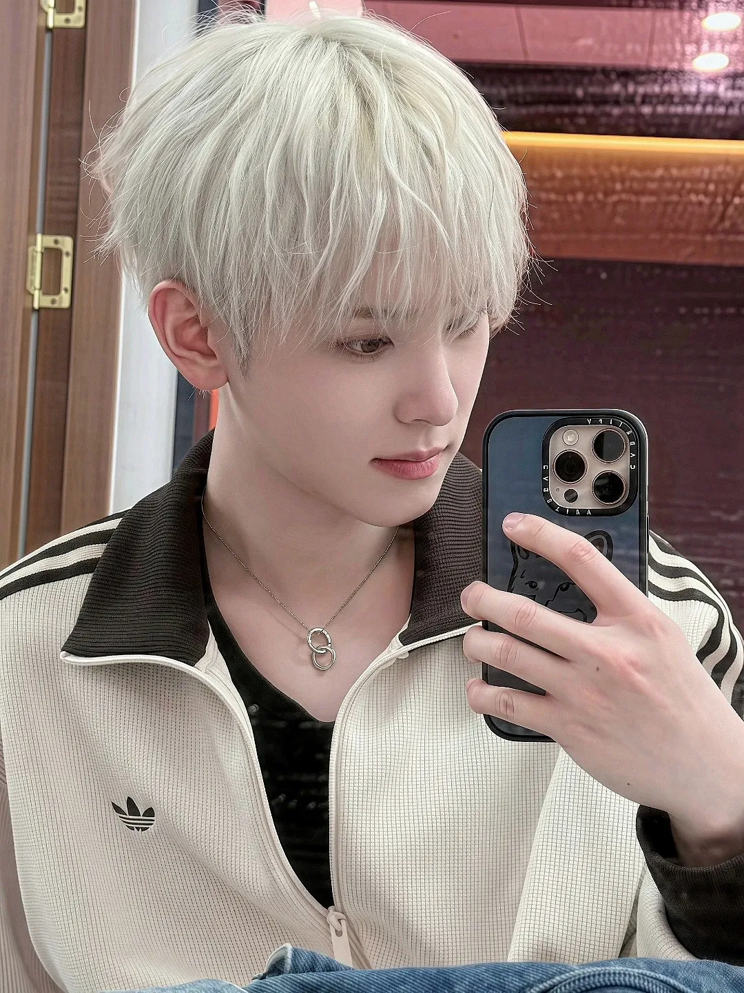 Behind-the-scenes cut of Hyunsik (XODIAC)