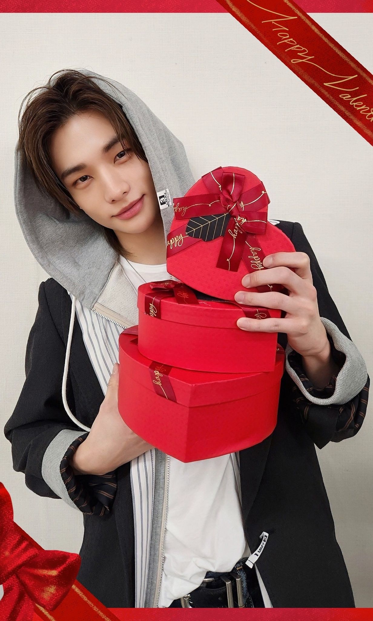 A heartfelt wallpaper shared by Hyunjin (Stray Kids)'s fans