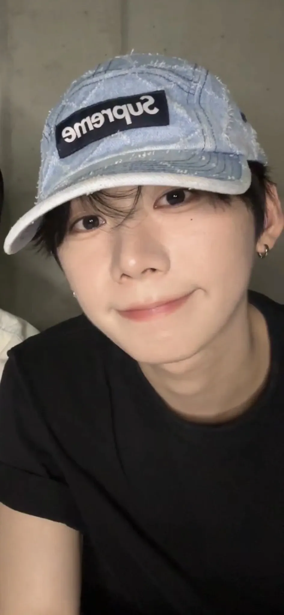 A moment captured by Park Han (AHOF)'s fan