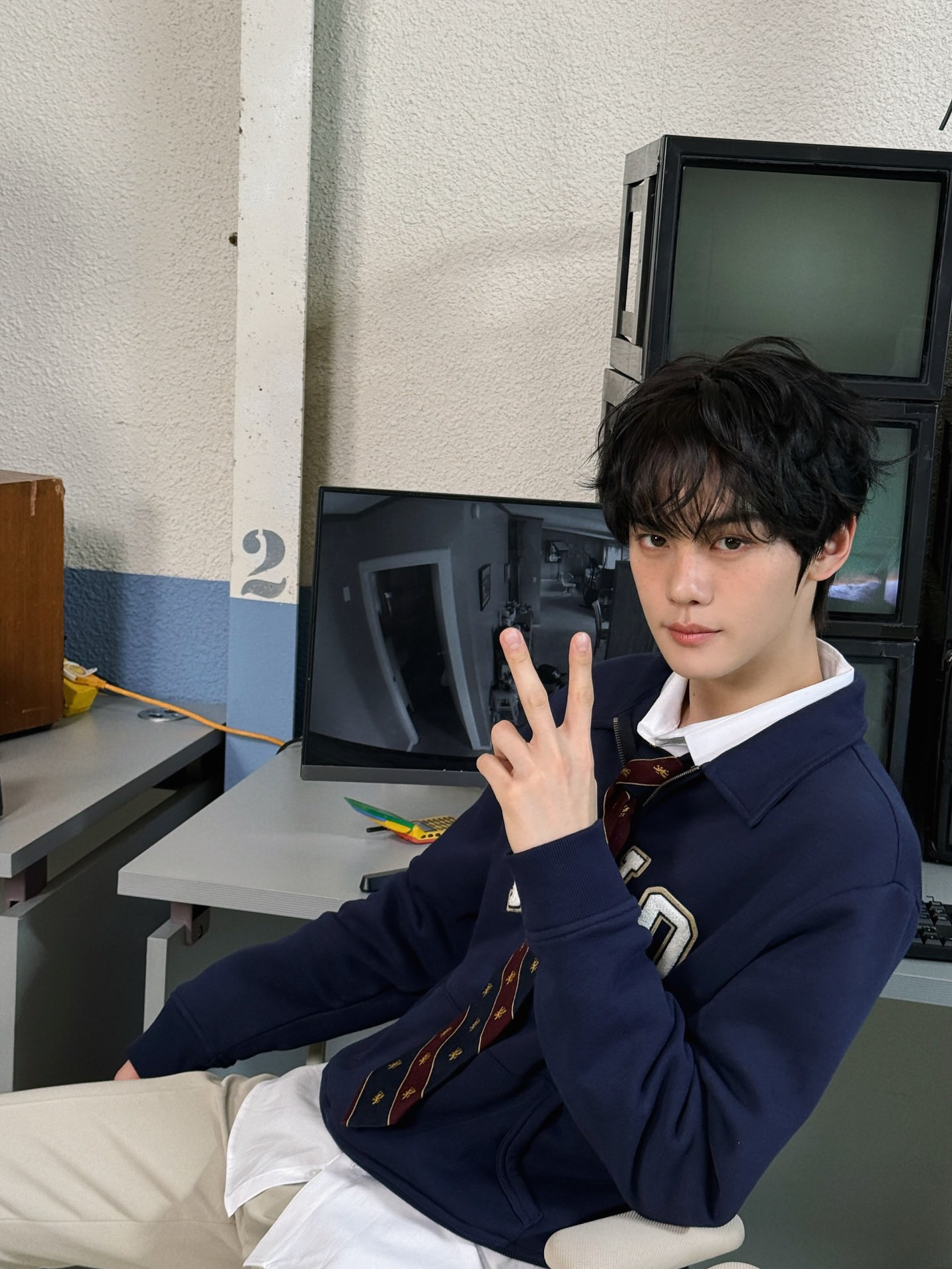 Behind-the-scenes cut of Kim Gyuvin (ZEROBASEONE)