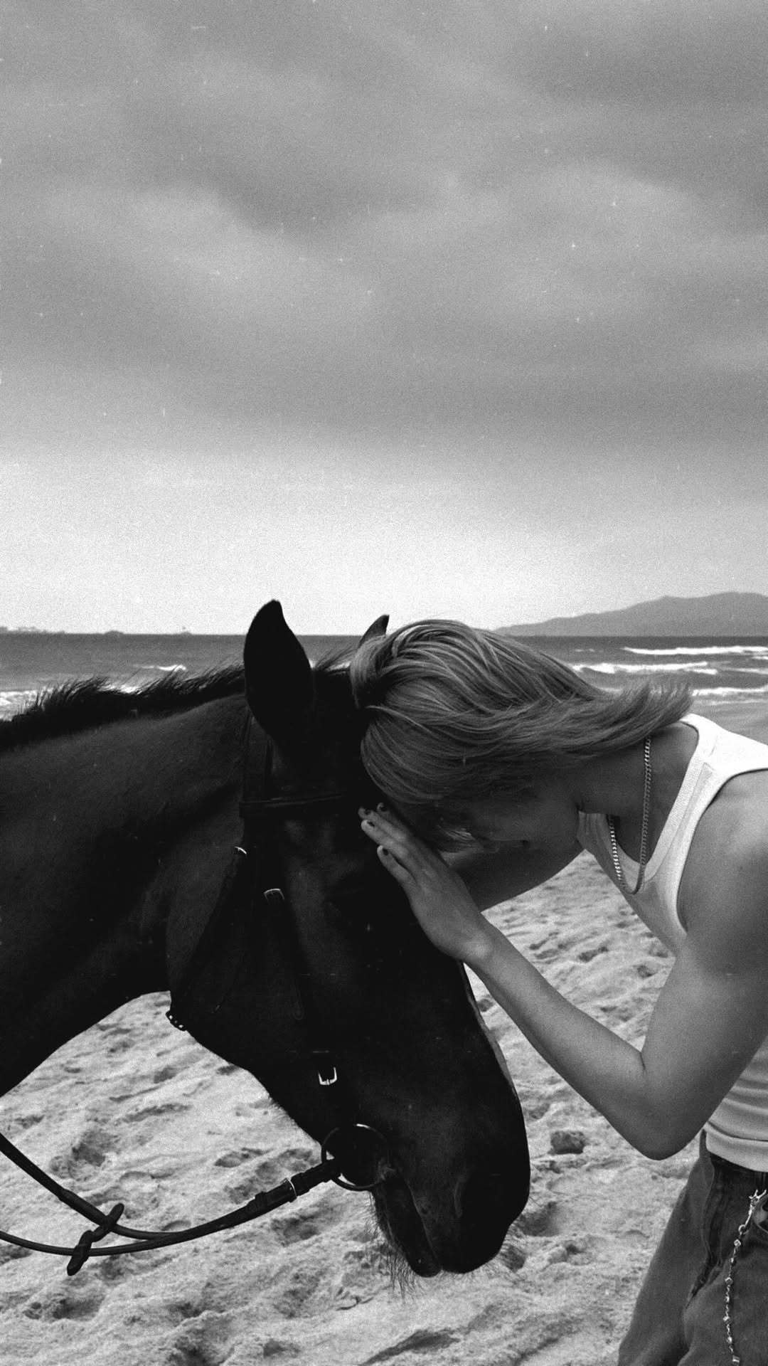 Behind-the-scenes cut of The 8 (SEVENTEEN)