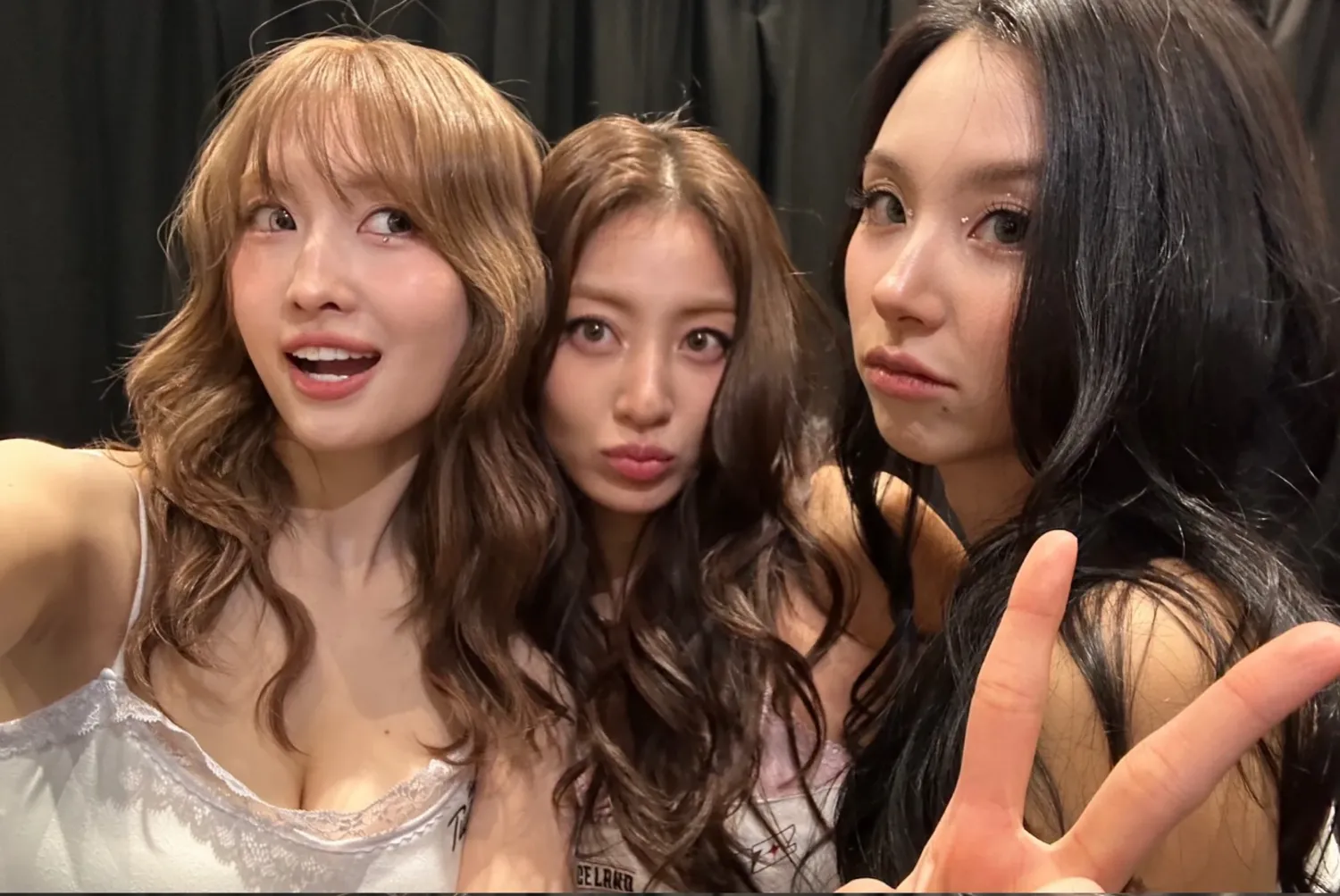 Recent activity shot of Jihyo (TWICE)