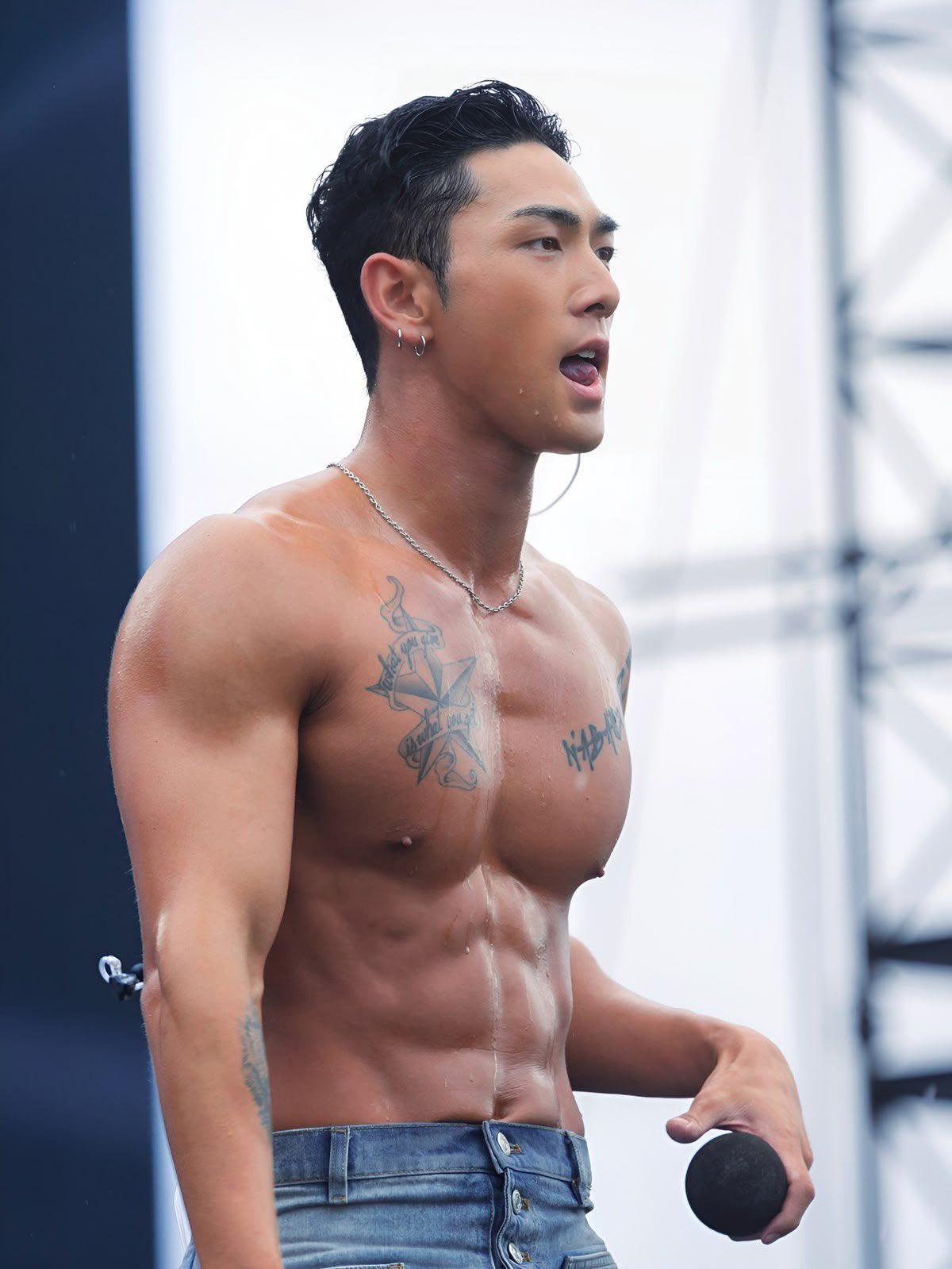 백호의 최신 사진