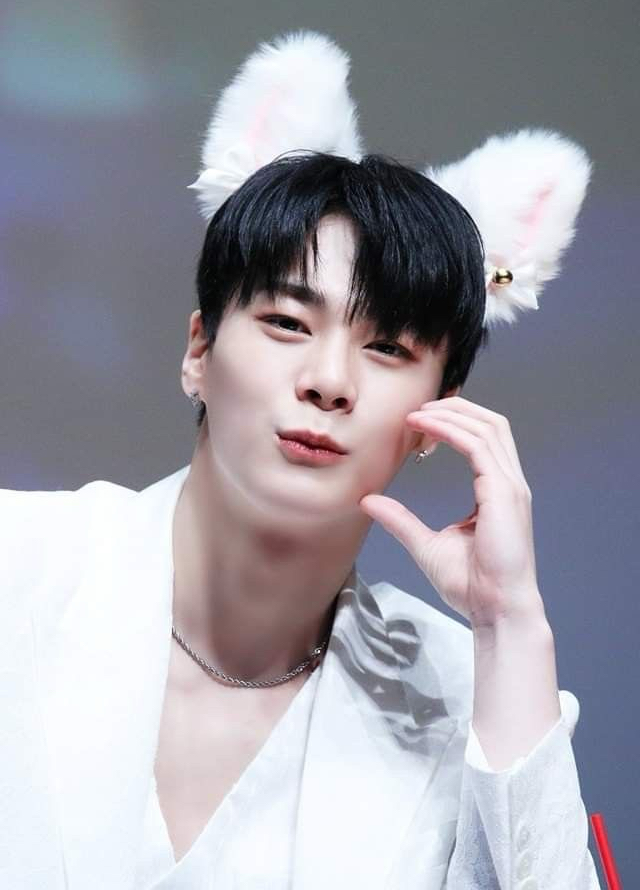 Latest photo of Moonbin (ASTRO)