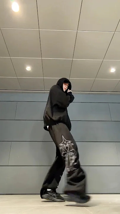 Fandom-recommended wallpaper image of HueningKai (TOMORROW X TOGETHER)