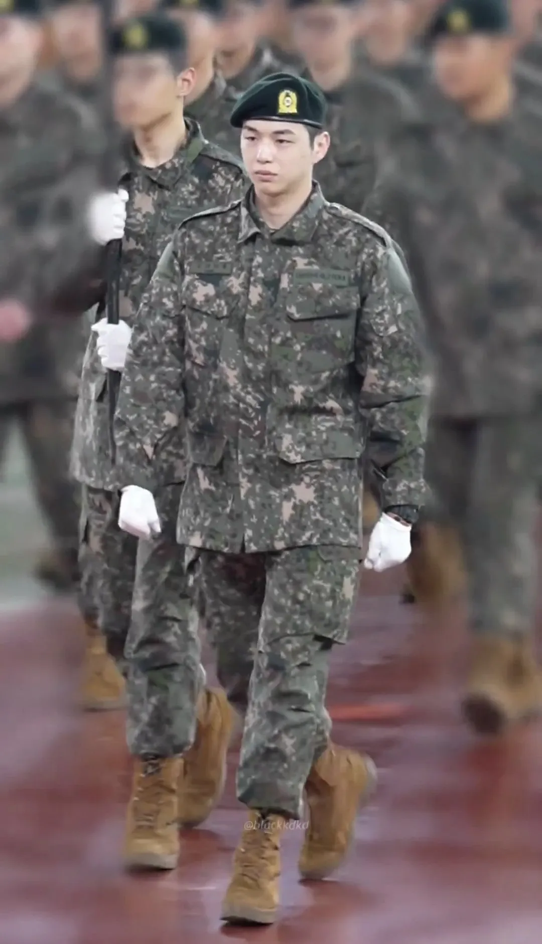 강다니엘의 비하인드 컷