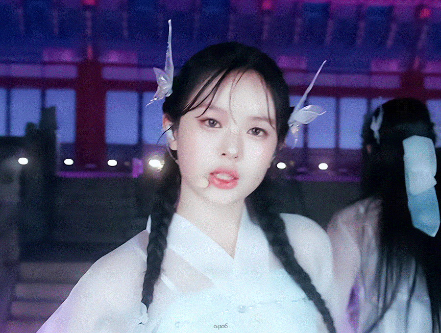 Recent activity shot of Hanni (NewJeans)