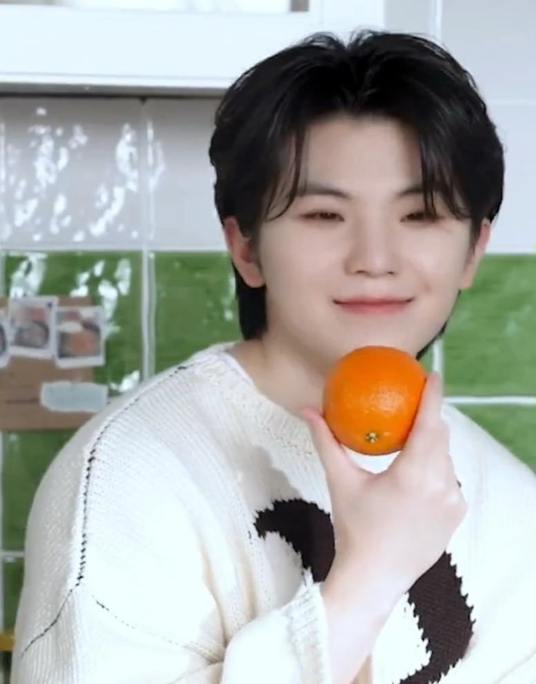 Behind-the-scenes cut of Woozi (SEVENTEEN)