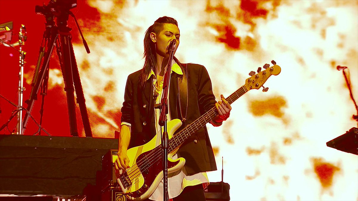 Behind-the-scenes cut of Xdinary Heroes