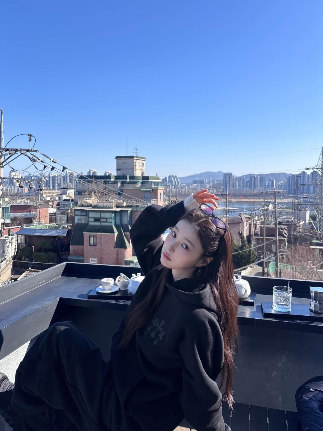 Behind-the-scenes cut of Kang Hyewon