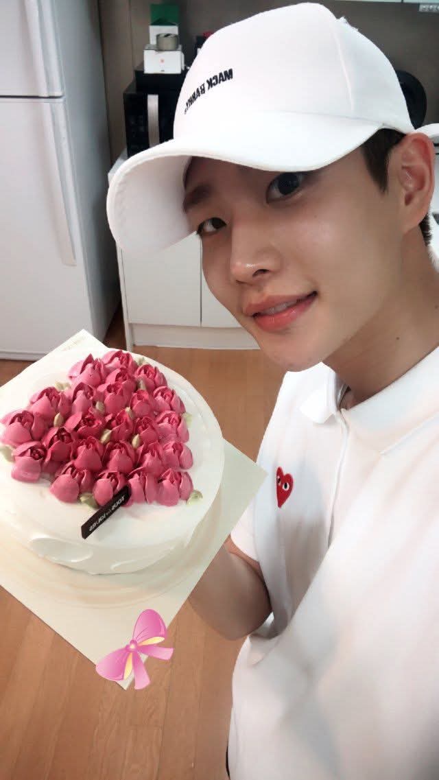 Fandom-recommended wallpaper image of MJ (ASTRO)