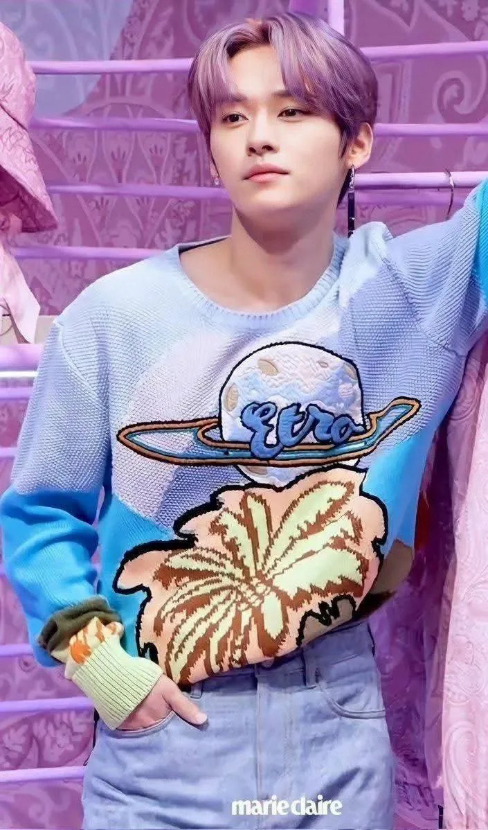 A heartfelt wallpaper shared by Lee Know (Stray Kids)'s fans