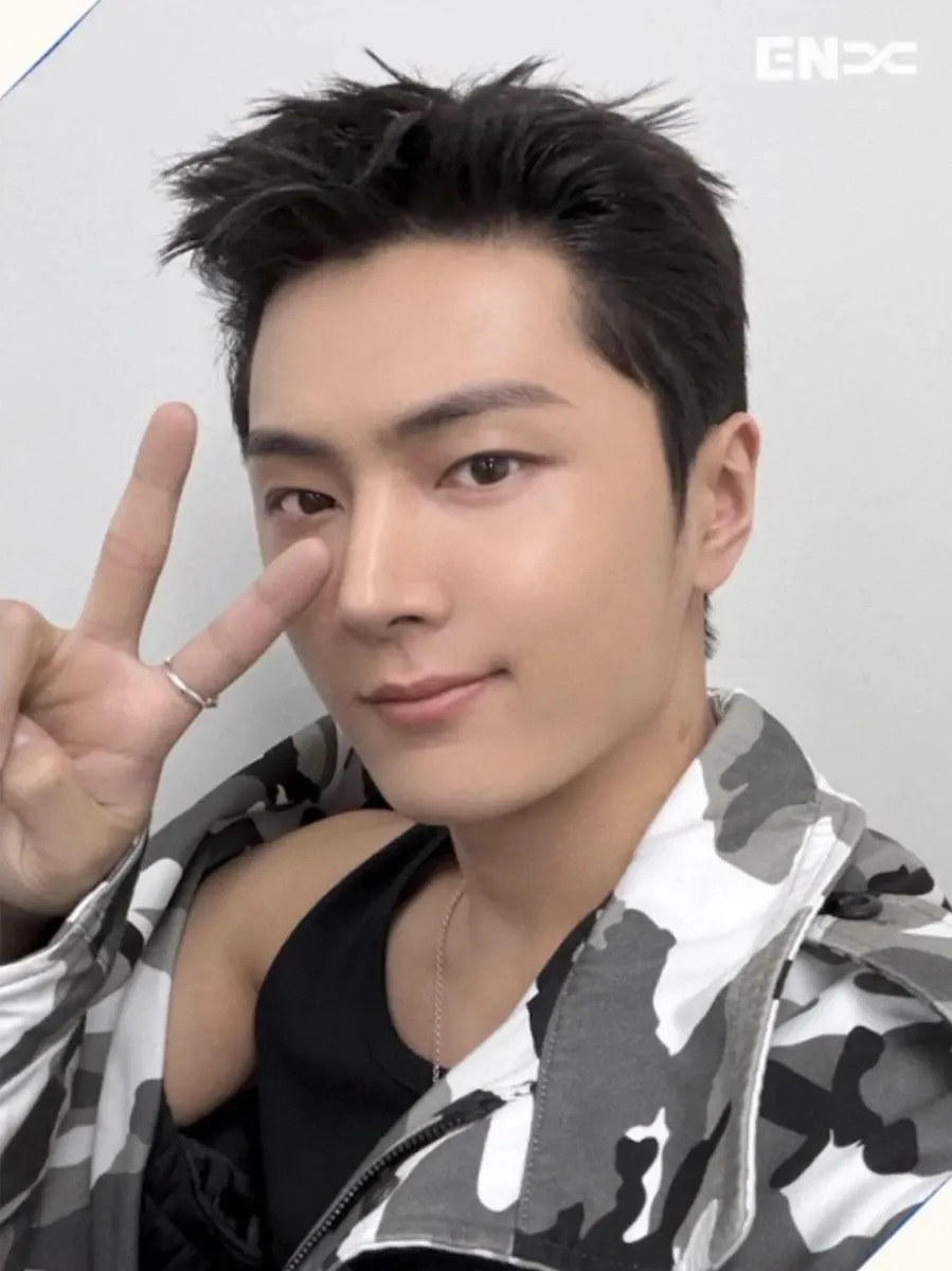 제이 (ENHYPEN)의 최신 사진