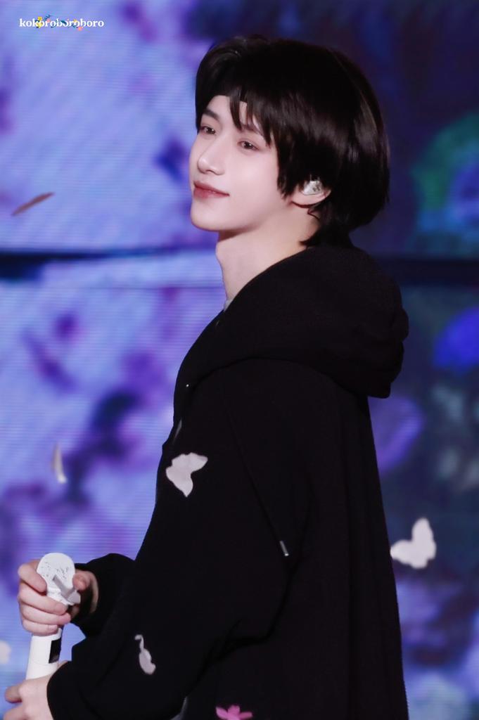 A moment captured by Beomgyu (TOMORROW X TOGETHER)'s fan