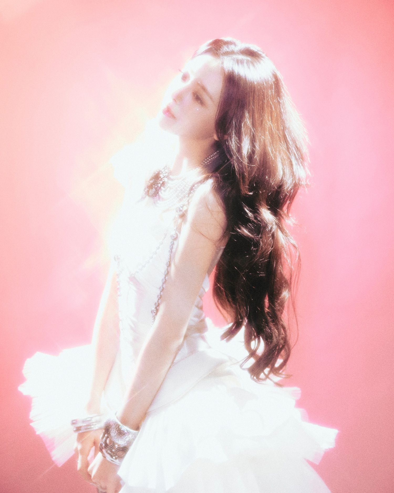 Behind-the-scenes cut of Yuna (ITZY)