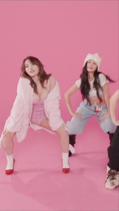 Latest photo of TWICE