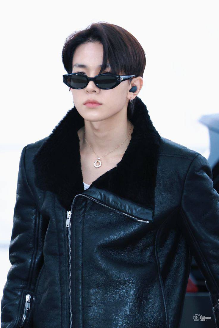 Behind-the-scenes cut of Heeseung