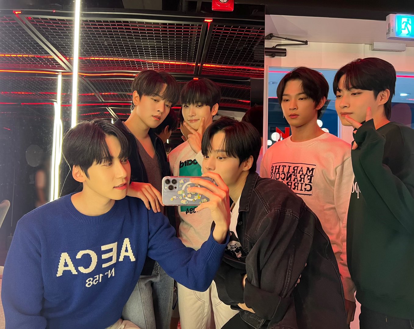 Behind-the-scenes cut of ONEUS