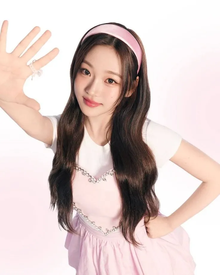 A moment captured by Stella (Hearts2Hearts)'s fan