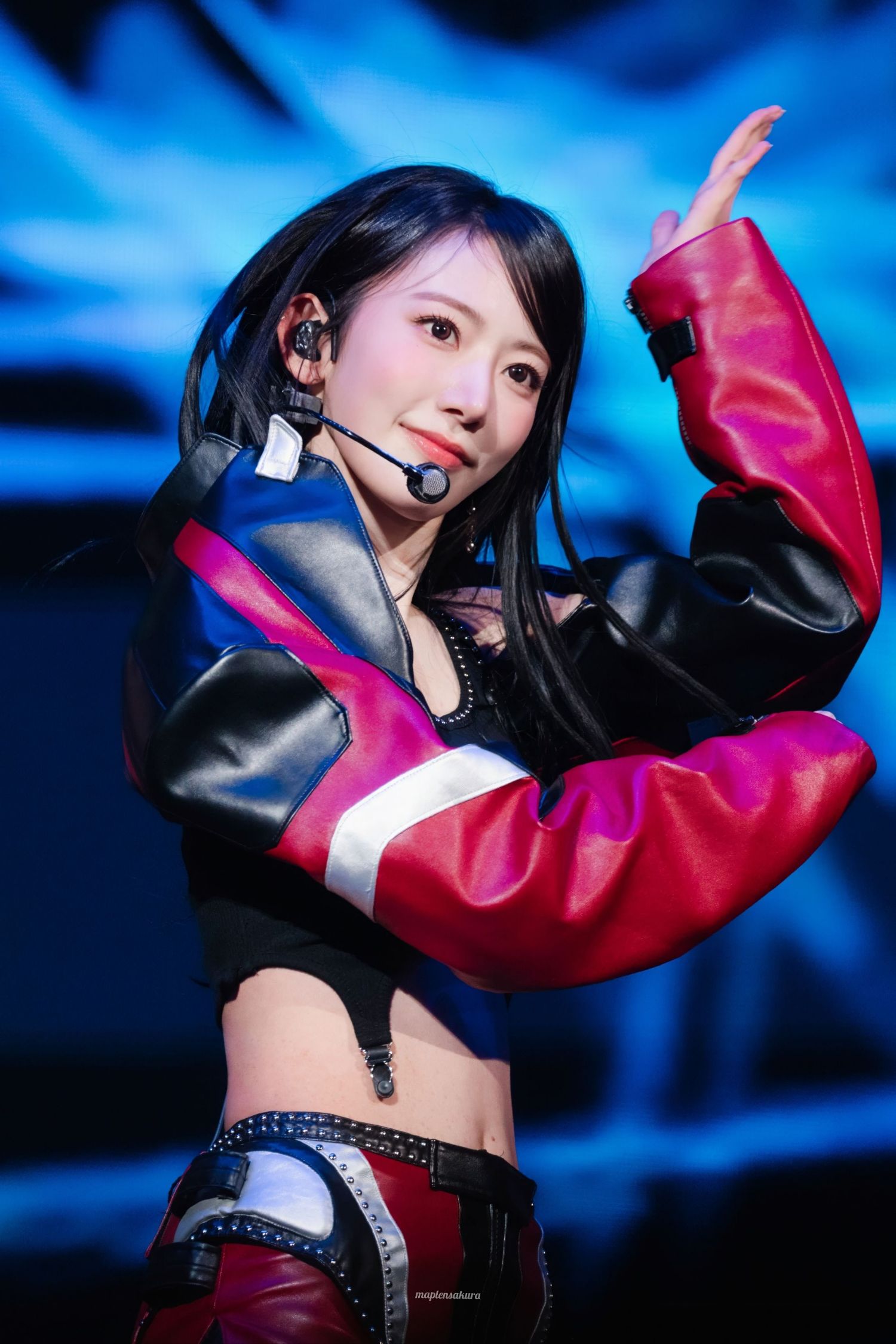 Behind-the-scenes cut of Sakura (LE SSERAFIM)