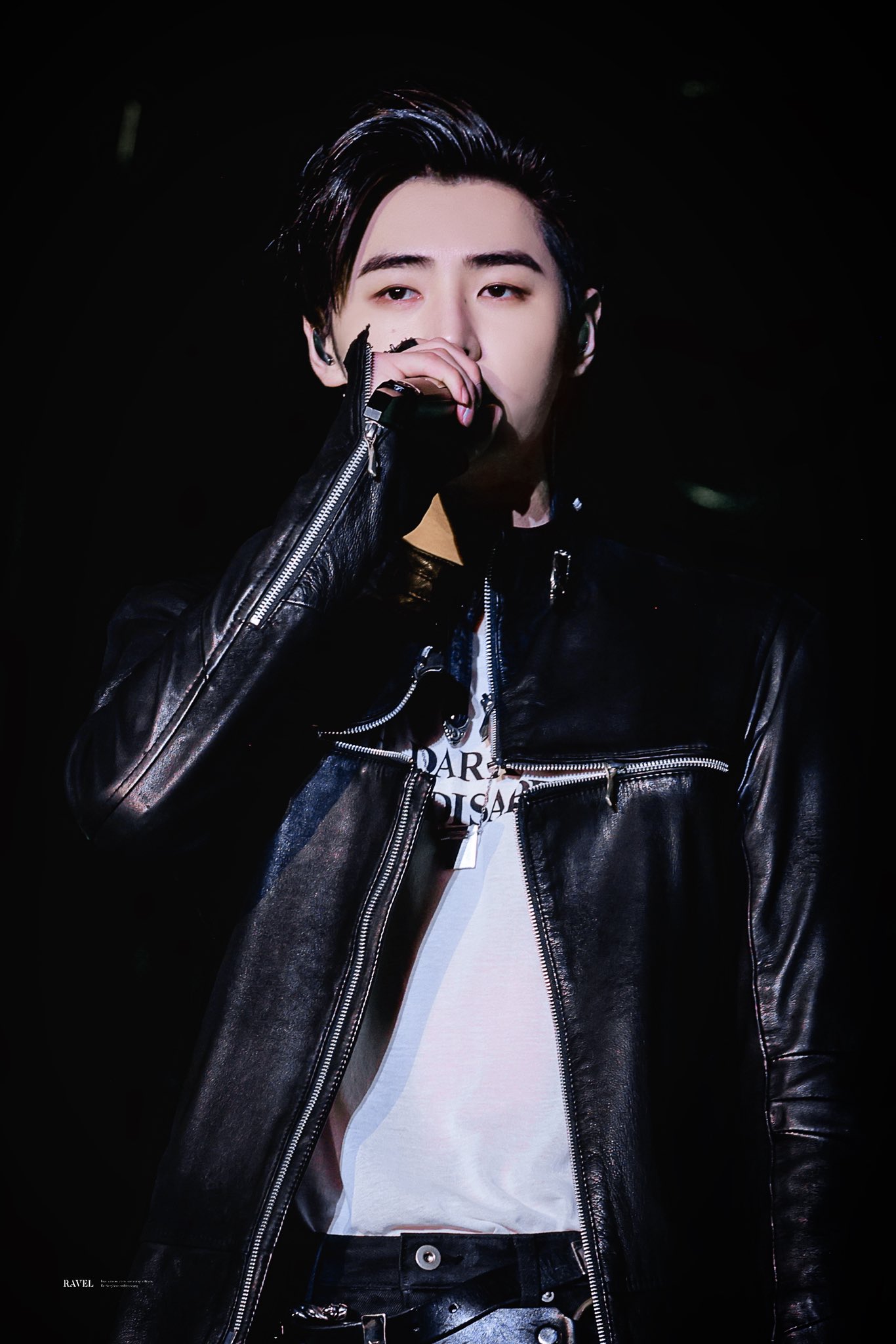 Foto aktivitas terbaru Sunghoon (ENHYPEN)